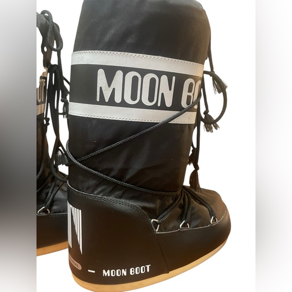 Women's Icon Black  Moon Boots Size 39/41 EU- US 8-9.5 - Picture 5 of 8